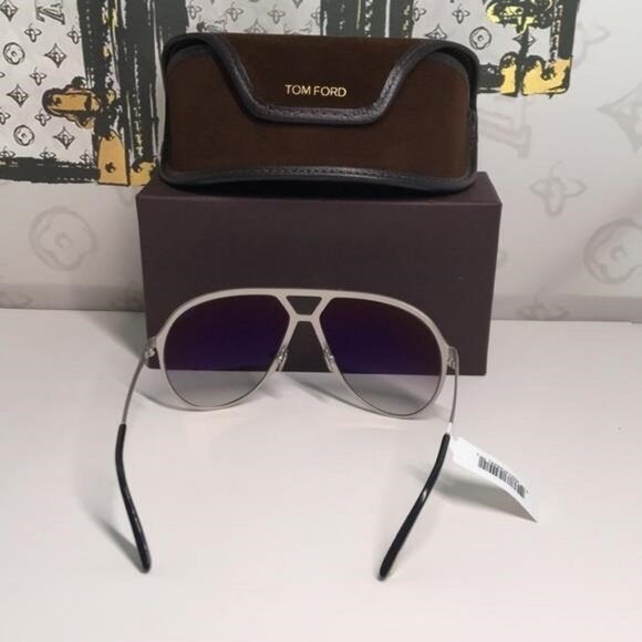NEW AUTHENTIC Tom Ford Silver Aviator Sunglasses TF1060 16B - Picture 9 of 12